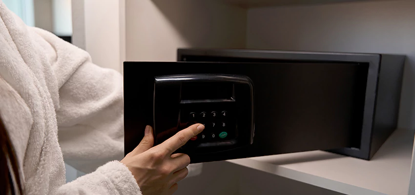 Safe Unlocking Service Company in Castaic, California