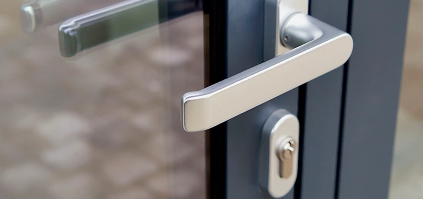 Broken Door Lock Cylinder Repair in Castaic, California