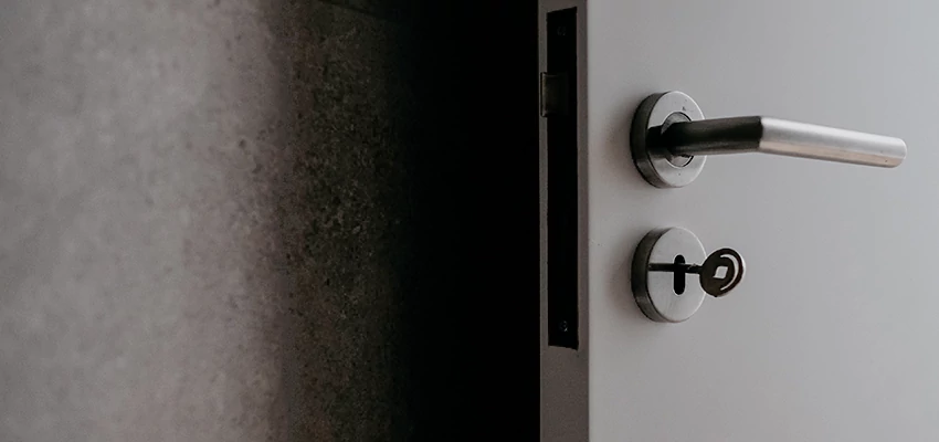 Front Door Handle Repair And Installation in Castaic, CA